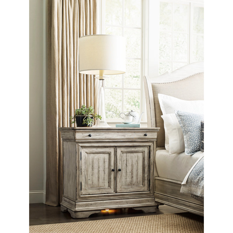 Commode anglaise en bois massif à 1 tiroir Shaylène