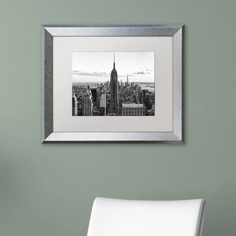 « new york cityscape », reproduction de photo encadrée, H 11 po x l 14 po x P 0,5 po, Cadre argenté, Noir