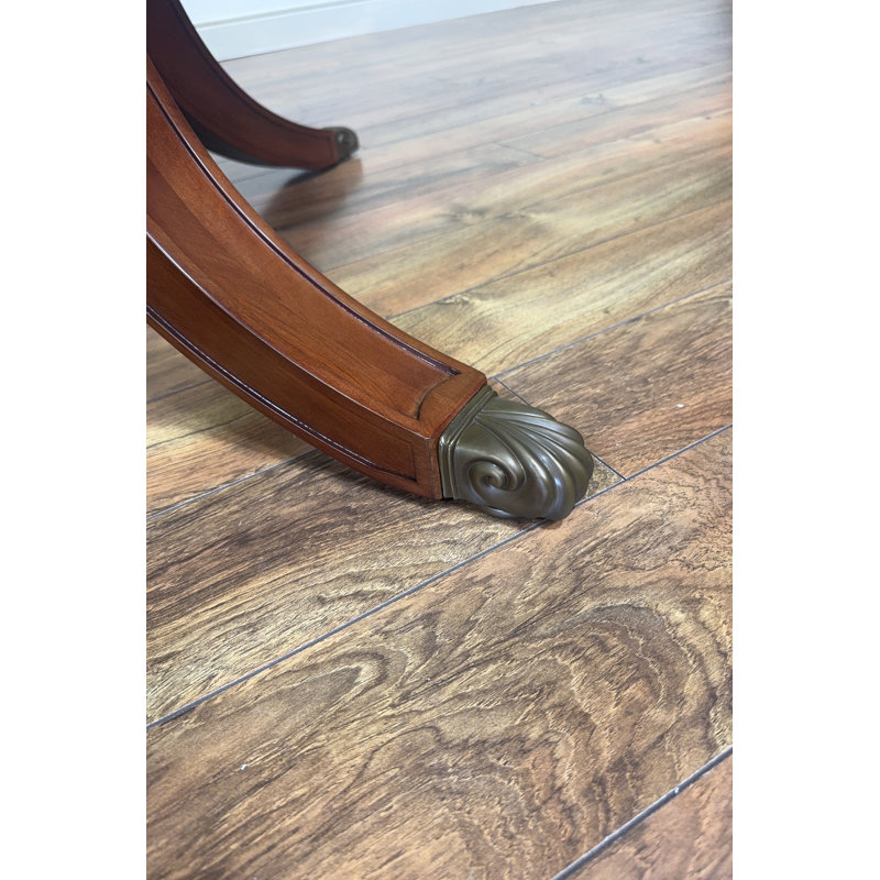 Mahogany Dining Table With Outswept Duncan Phyfe Pedestal