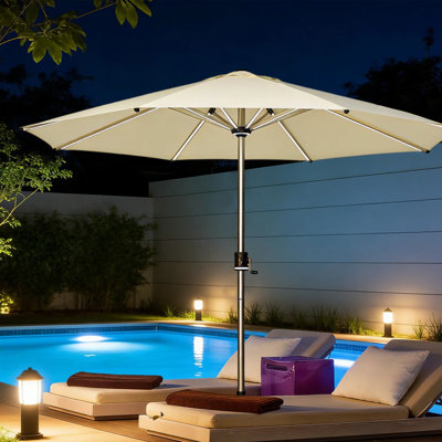 Parasol d'extérieur 10 pi à DEL solaire avec ports de charge et système de levage à manivelle, universel pour cour