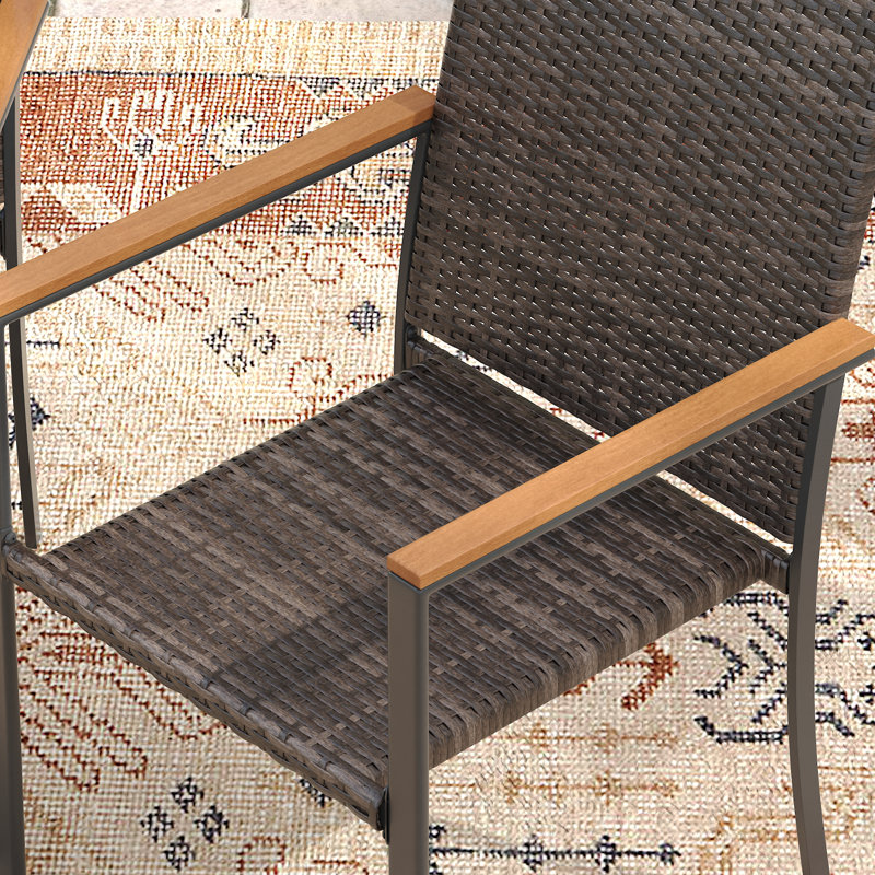 Chaises de patio en osier