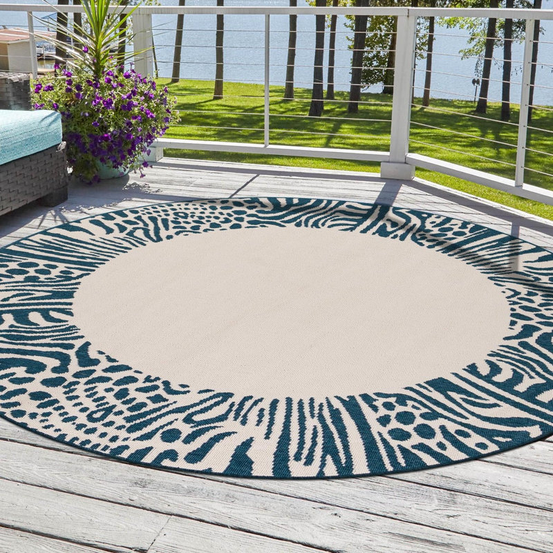 Gurjot Indoor/Outdoor Area Rug, Round 5'1"