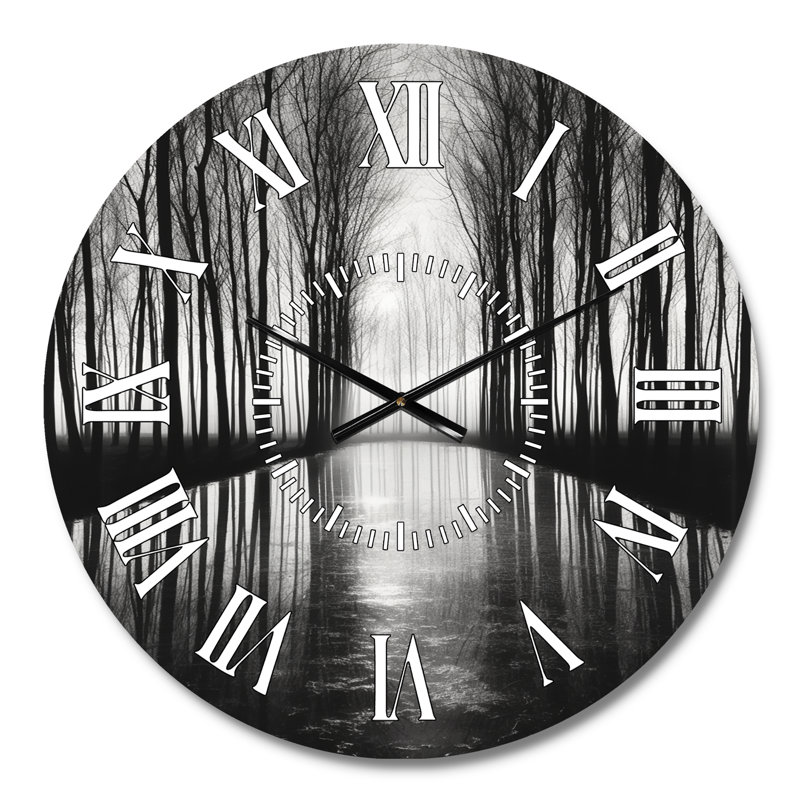 Noir et blanc Forêt Silence Photographie III - Horloge murale, Médium