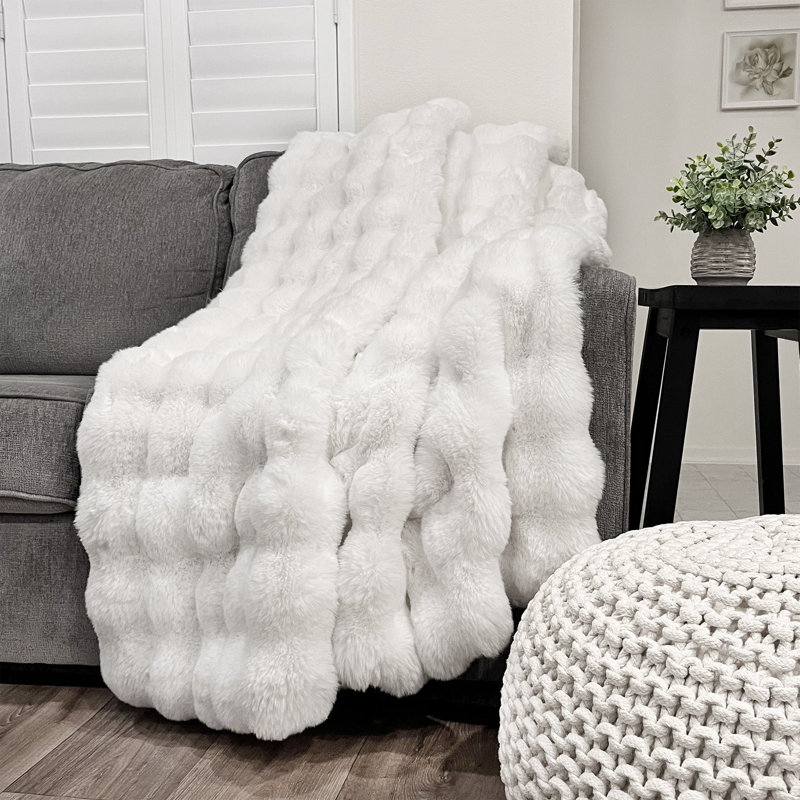 CUBBY THROW, White
