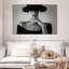 Portrait de femme Leisha Noir-107850367