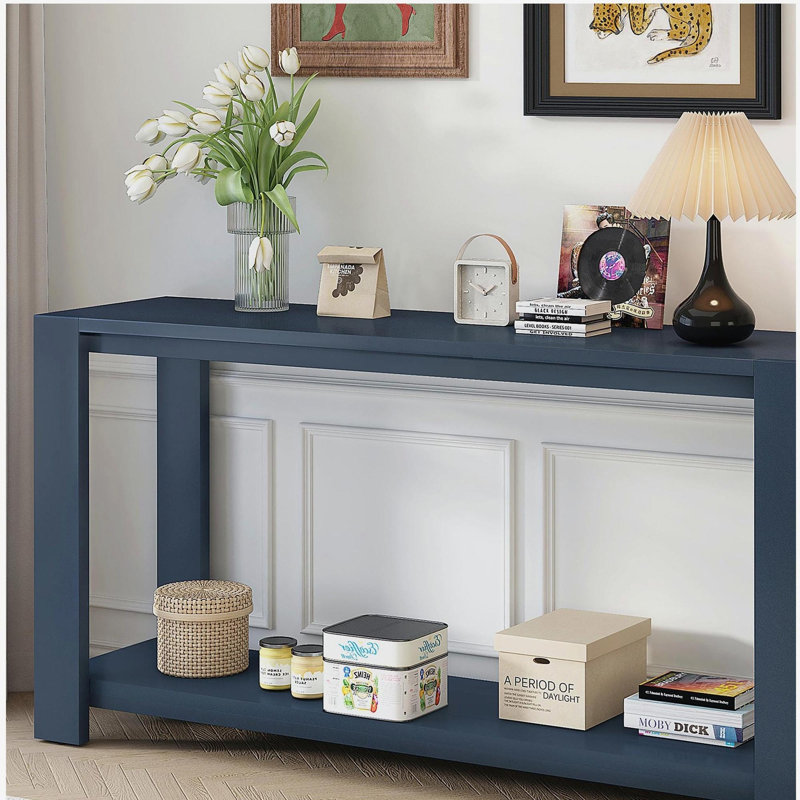 Caractéristiques distinctives d'une console minimaliste avec tablette inférieure et quatre pieds, convenant au vestibule, au couloir, au salon, au vestibule, au couloir
