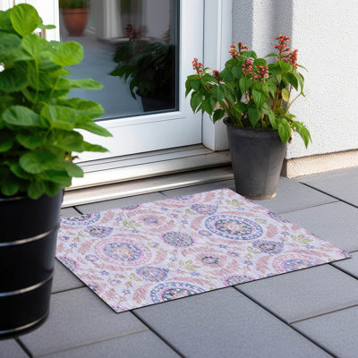 Mahaney Floral Indoor Rug