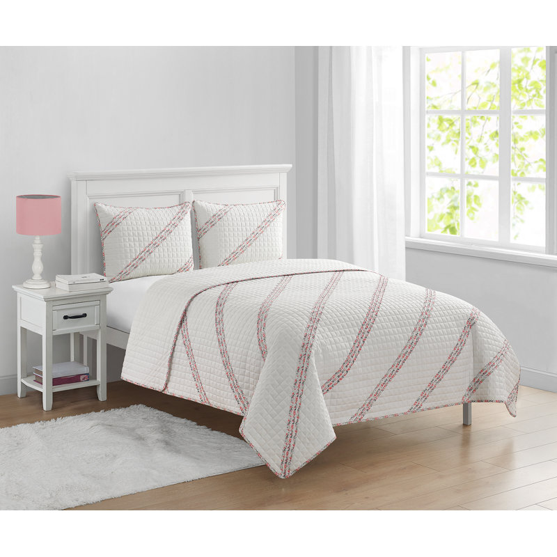 Polyester Quilt, Queen Comforter  + 2 Shams