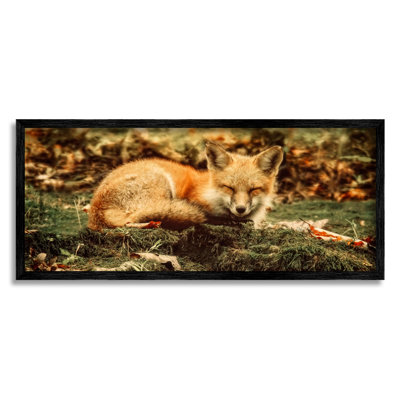 «Sleeping Fox Kit Peaceful Forest Floor Lush Nature» par Carrie Ann Grippo-Pike - photographie à cadre flottant sur bois