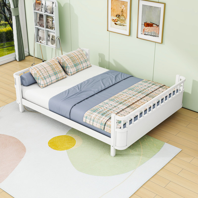 Grand lit plateforme en bois avec rails de sécurité amovibles, Natural