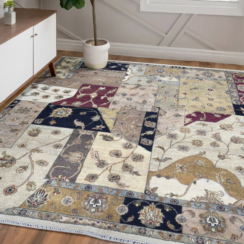 Tapis ivoire et multicolore noué à la main de haute qualité