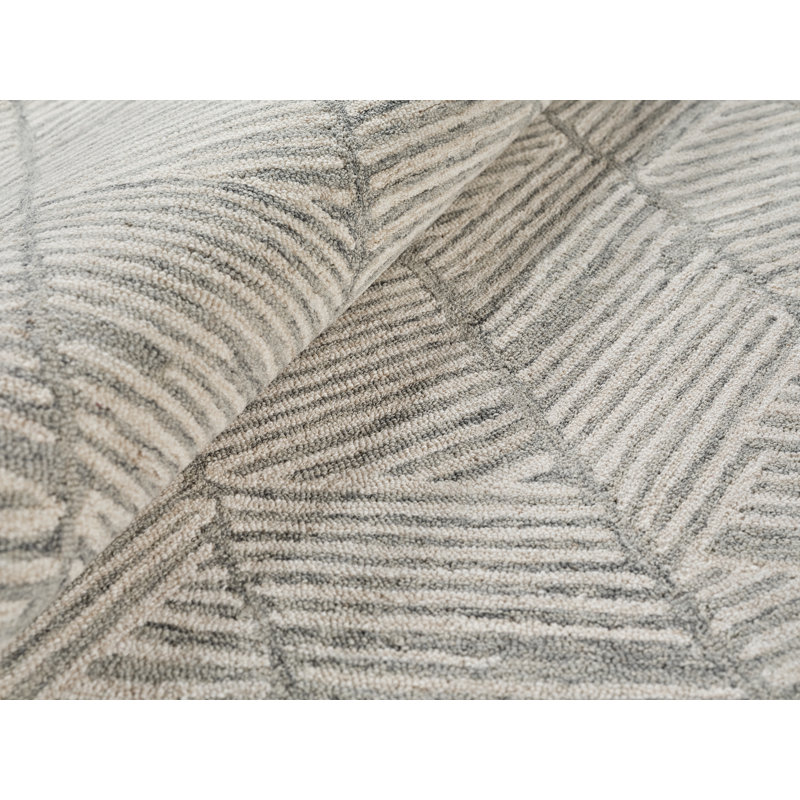 Kascata Hand Tufted Geometric Area Rug in Silver/Ivory, Rectangle 10' x 14'