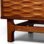 Commode 6 tiroirs en bois massif avec façades ondulées à commande numérique, large commode de rangement Mid-Century moderne, finition noyer-1423330207