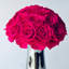 Arrangement de roses préservées dans un vase