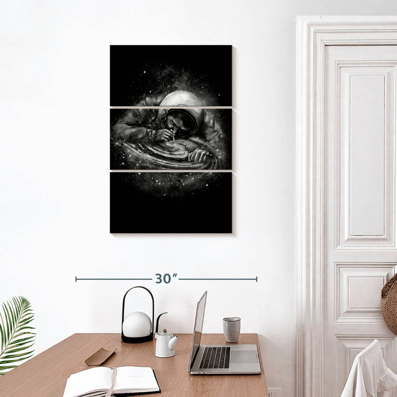 Space Junkie Oberle, H 32 po x l 20 po