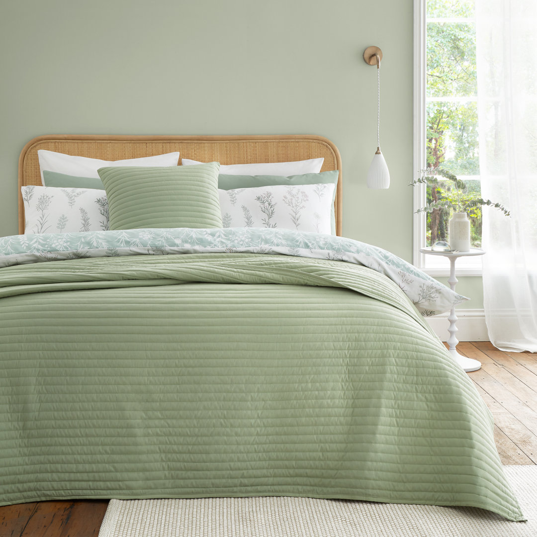 Quilted Lines 220x230cm Bedspread