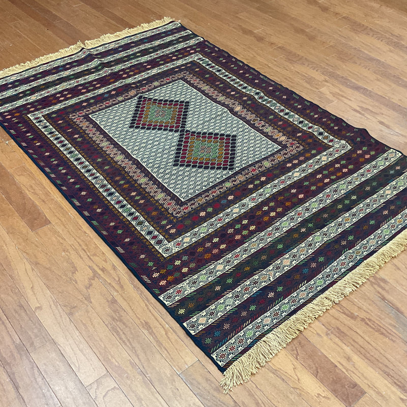 Tapis Orietto 4 pi 4 po x 6 pi 7 po