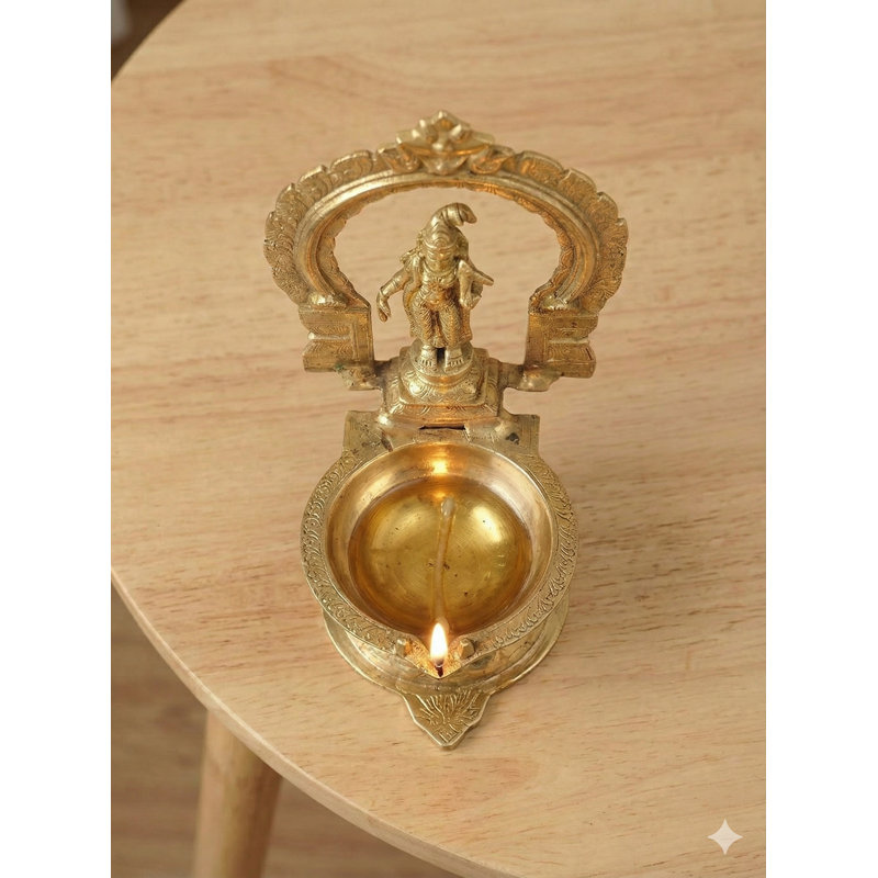 Lampe à huile en laiton fabriquée à la main de 11 pouces - Deepam Indian South
