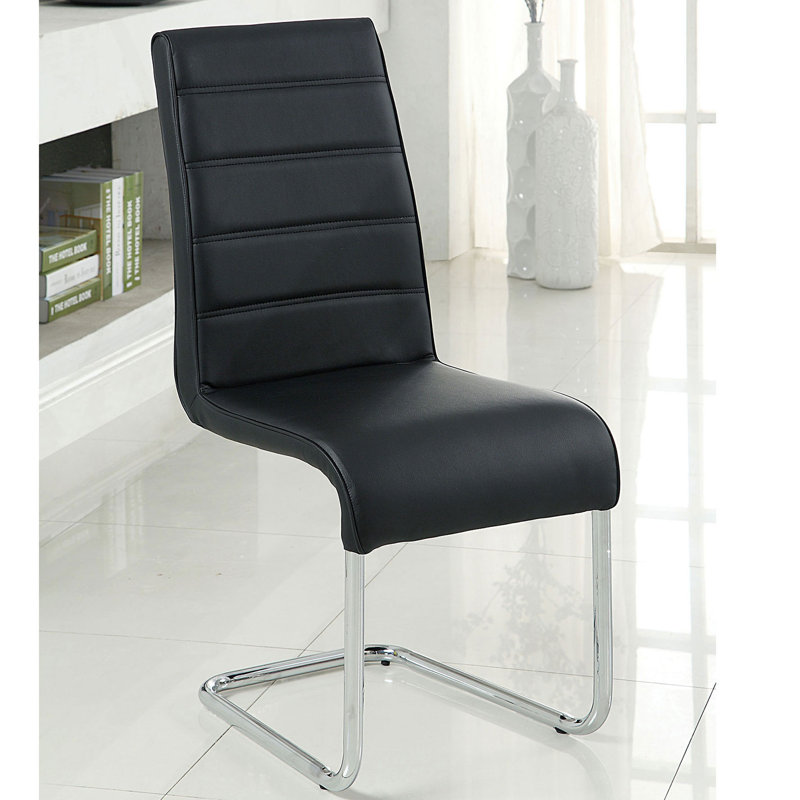 Chaise d'appoint rembourrée en similicuir Reinholds, Noir