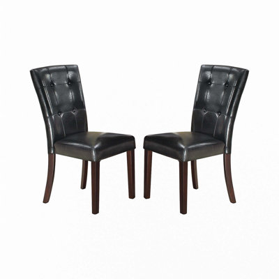 Chaise rembourrée en similicuir