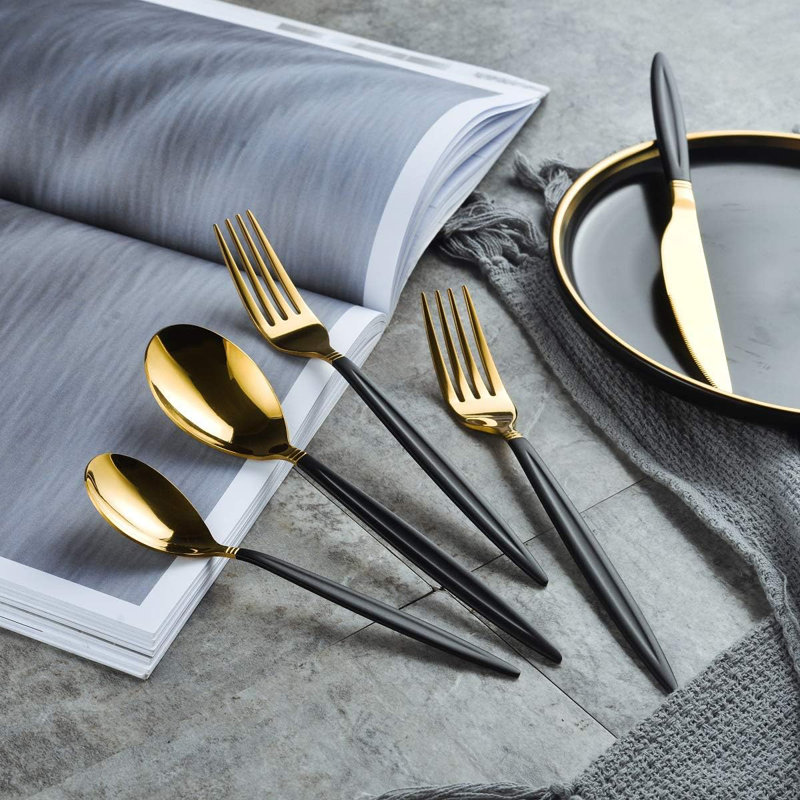 20 Piece Set Of Black And Gold Tableware Set