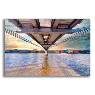 «Millennium Bridge At Sunset» par Mark A Paulda, art mural en verre acrylique, 16 po x 12 po