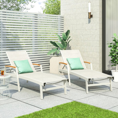 Chaise longue