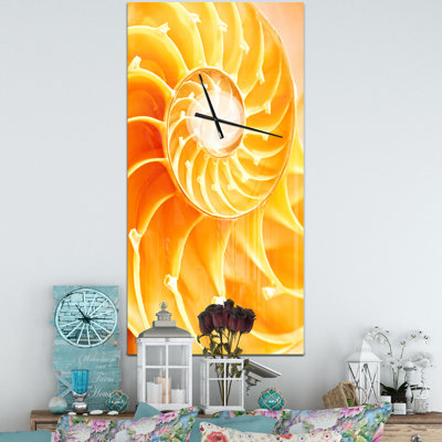 Horloge murale surdimensionnée nautilus