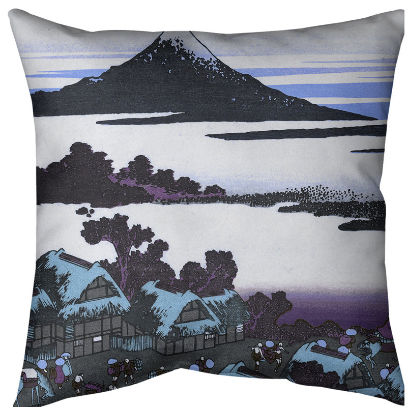 Coussin Katsushika Hokusai Dawn at Isawa dans la province de Kai, Bleu / Mauve, 18 po x 18 po, Polyester filé
