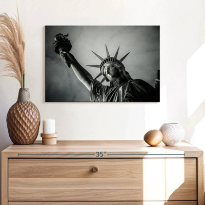 Nicci Overcast Statue Of Liberty