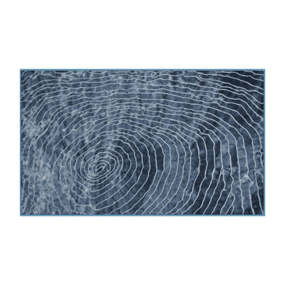 Tapis bleu soyeux et moelleux