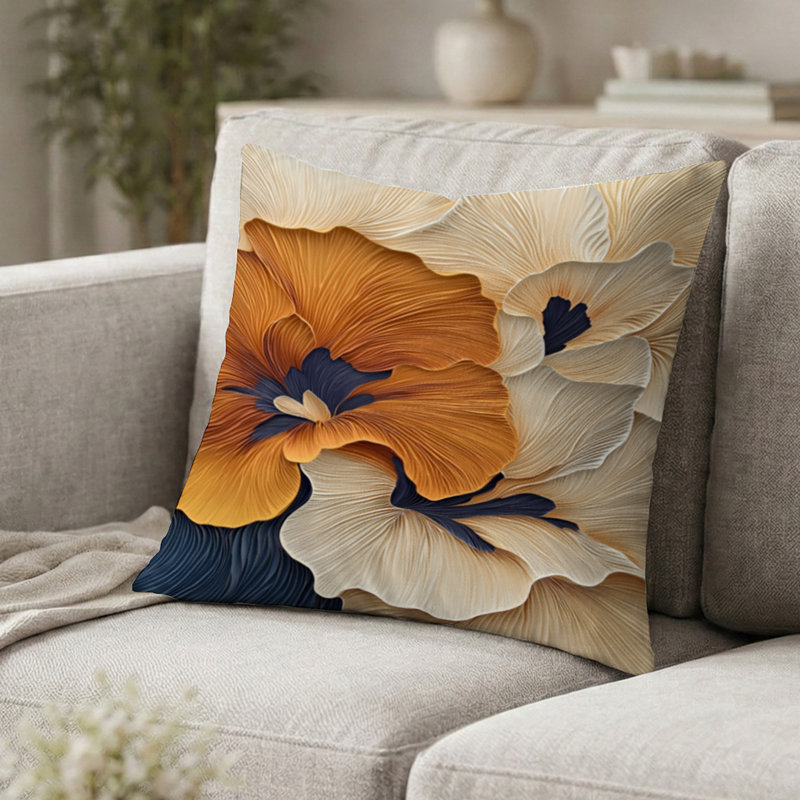 Coussin décoratif beige en velours Pansy, H 16 po x l 16 po