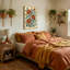 Plantes et fleurs avec motif floral orange et bleu