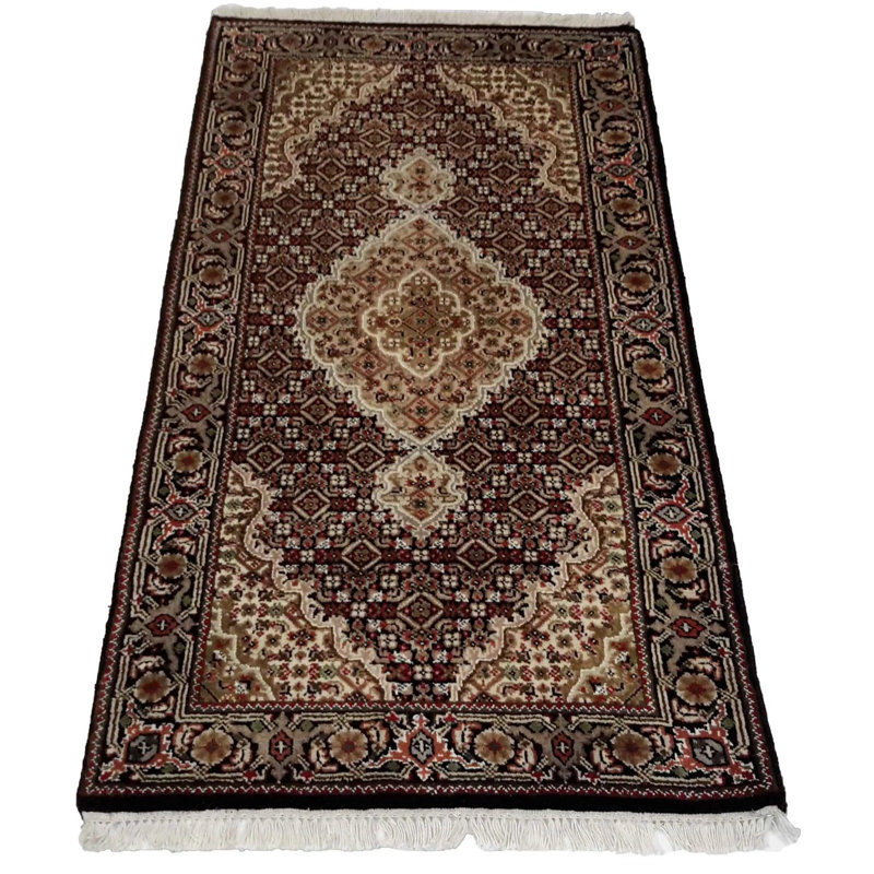 Pilade Oriental Area Rug in Black