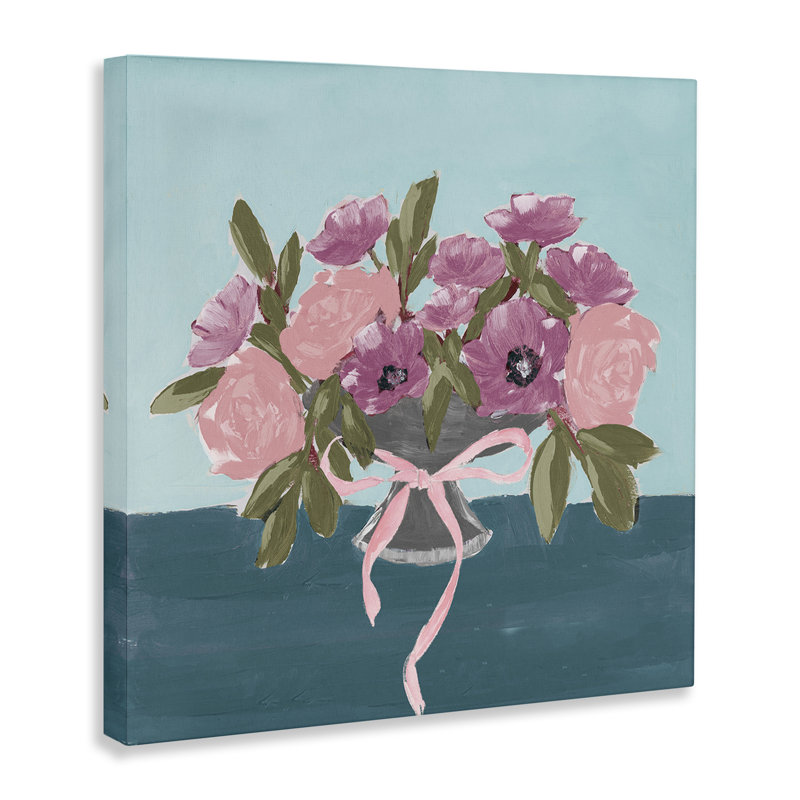 Belles fleurs sur toile bleue par Lucille Price, H 36 po x l 36 po