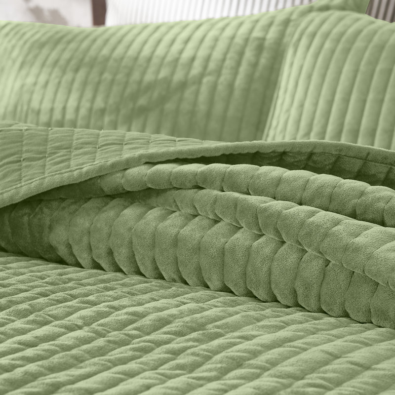 Wonderful Velvet 3-piece reversible quilt set, King Quilt + 2 King Shams, Sage Green