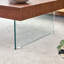 Table basse carrée avec pieds en verre