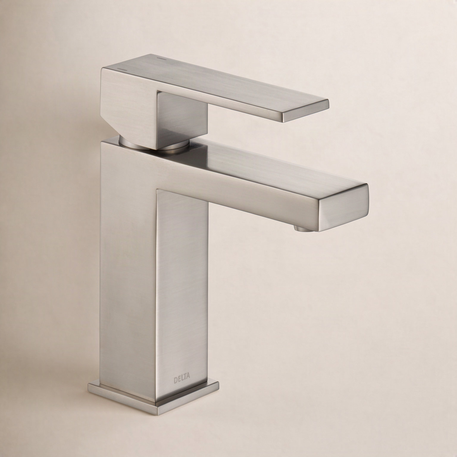 Modern Single-Handle Bathroom Faucet with Drain, Brilliance Stainless