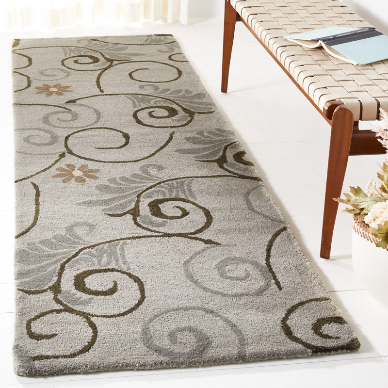 Soho Hand Tufted Wool Floral Rug, Runner 2'6" x 8'