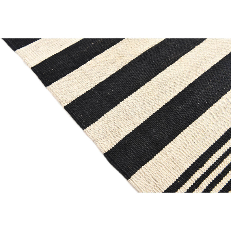 Tapis noir et blanc Noor