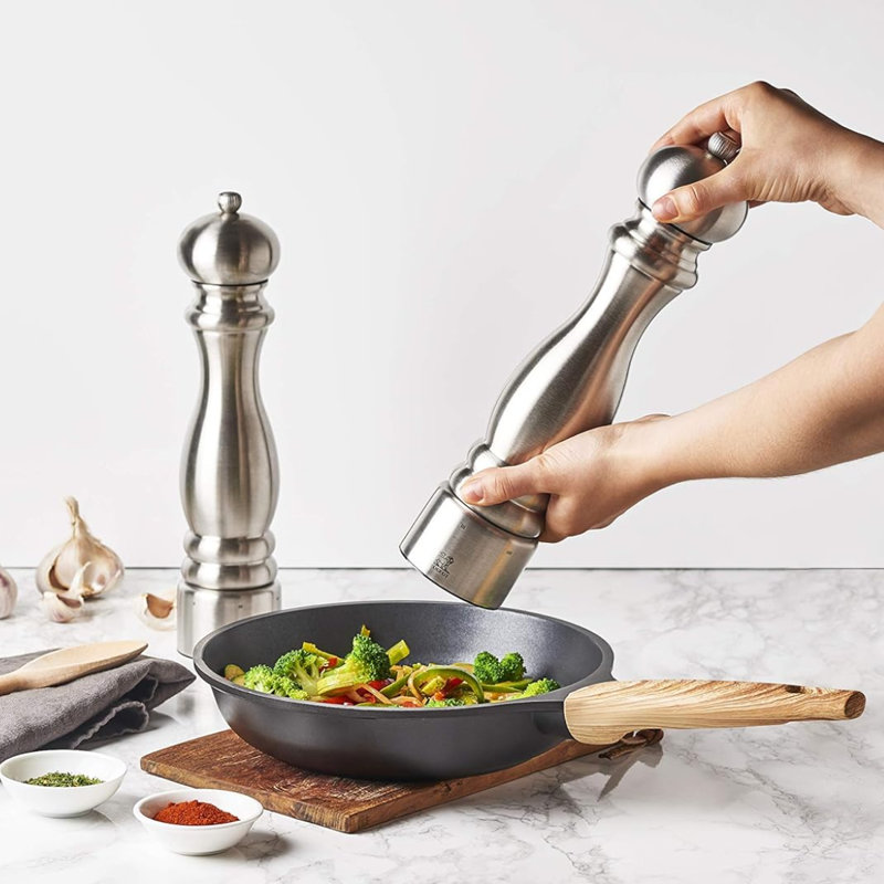 Paris Chef Pepper Mill, 8.67" H x 2.25" W x 2.25" D