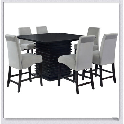 Ensemble de salle à manger à hauteur de comptoir noir et gris 7 pièces Giannis, élégant et confortable pour les repas et les réunions de famille modernes.