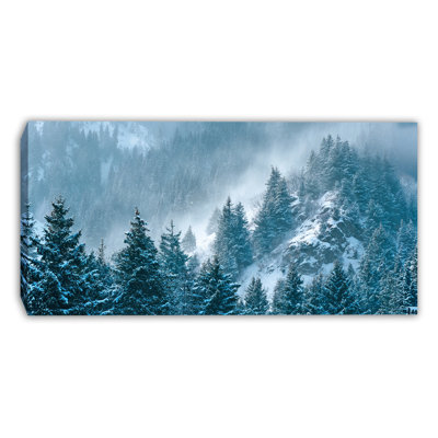 «Mountain Pines in Winter Storm», art mural sur toile tendue