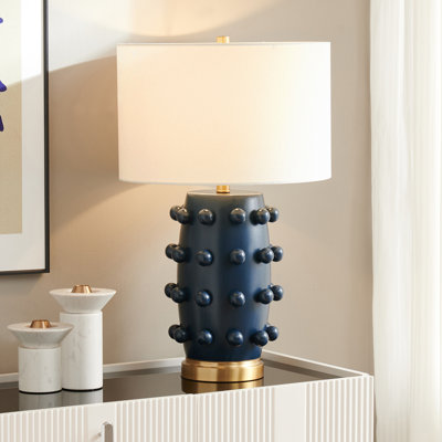 Lampe de table haute en céramique 26 po avec abat-jour en tissu bleu marine / blanc Farrington