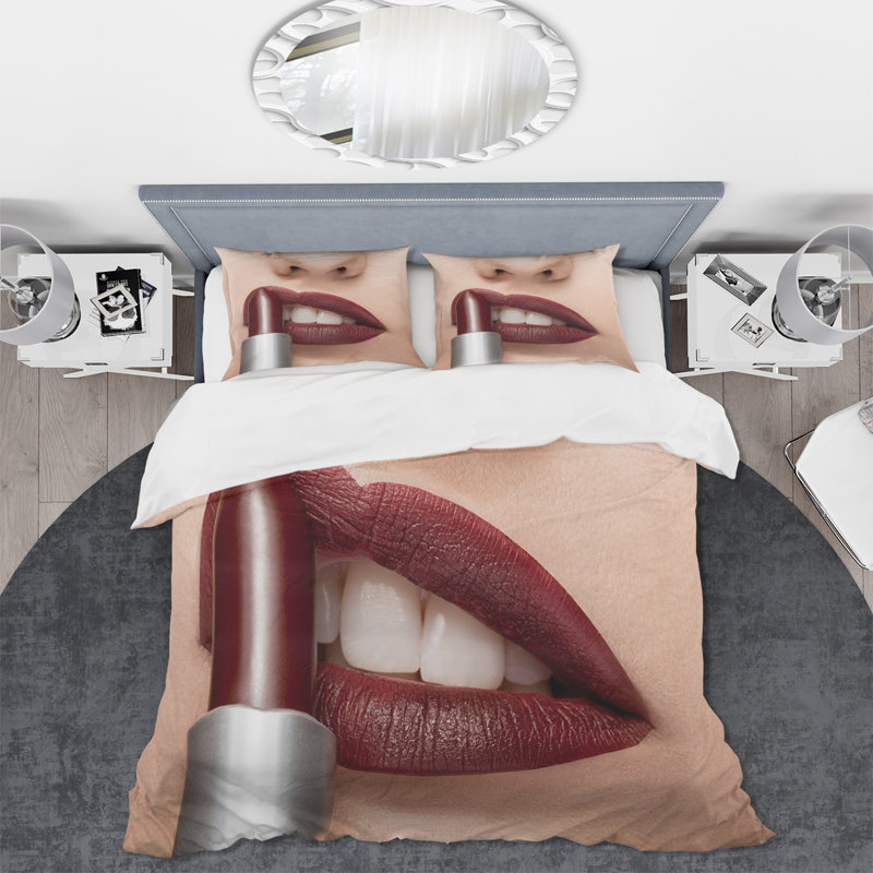 Red Lipstick Getting Applyed On Lips - Modern Duvet Cover Set - Microfiber Polyester, Twin Duvet Cover + 1 Standard Sham