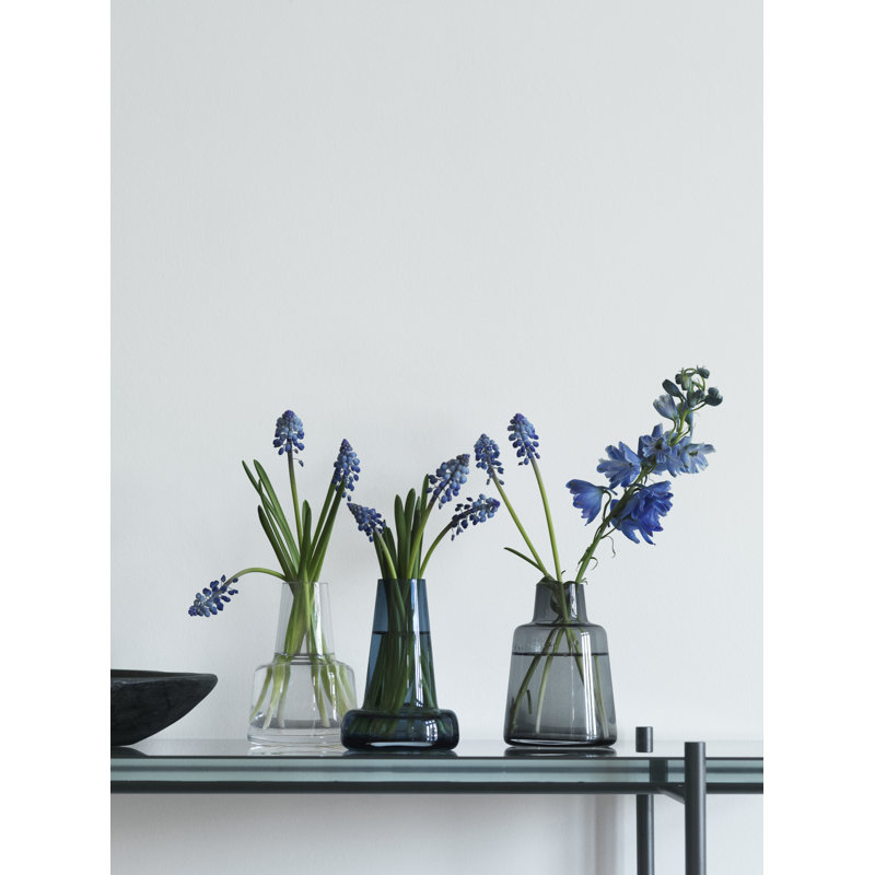 Vase de table en verre fait à la main Flora par Less Limits, Bleu, H 4,7 po x l 3,3 po x P 3,3 po