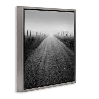 "Foggy Country Road", art mural encadré par Chip Forelli