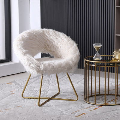 Chaise d'appoint rembourrée en fausse fourrure Slatina