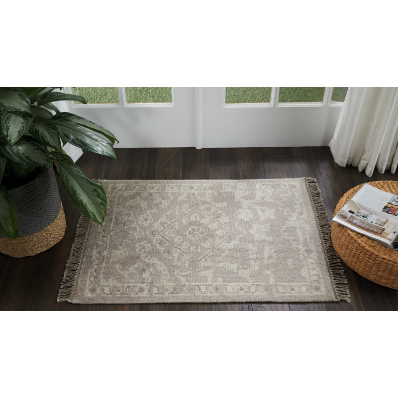 Tapis gris transitionnel fait à la main Lunel