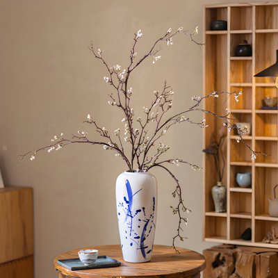 Ornements de fleurs simulées